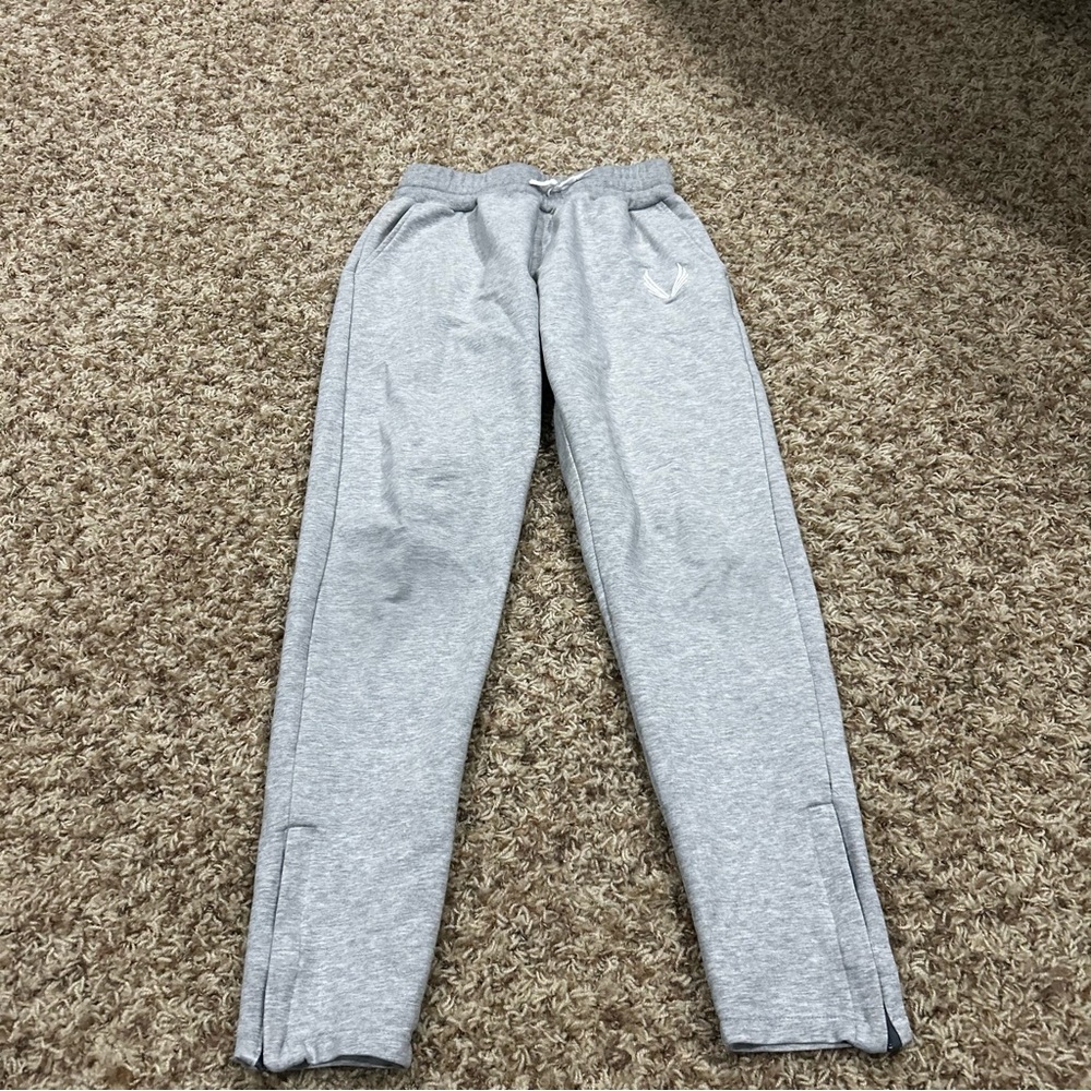Gymshark Aesthetic Revolution Women’s Size Medium Grey Jogger Sweatpants